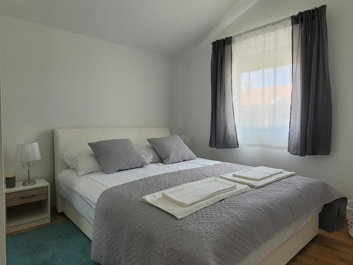 Lipa Mare Vir Apartment Ngoại thất bức ảnh
