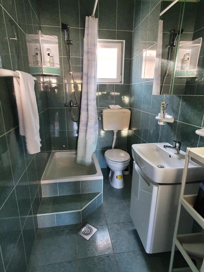 Lipa Mare Vir Apartment Ngoại thất bức ảnh