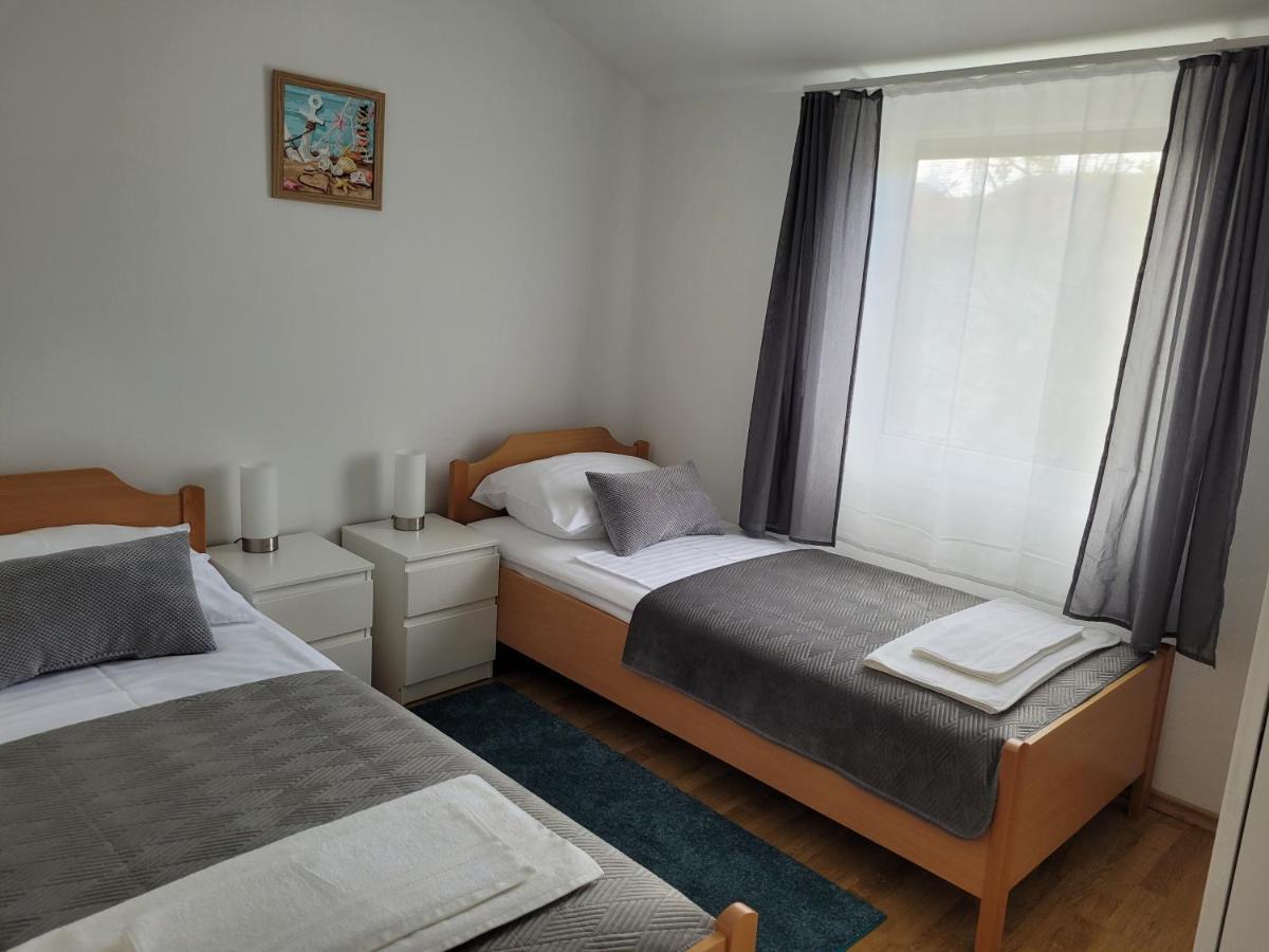Lipa Mare Vir Apartment Ngoại thất bức ảnh